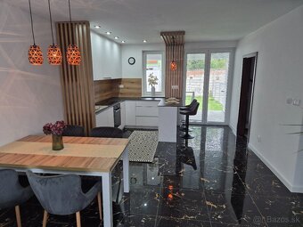 4-IZBOVÝ RADOVÝ RODINNÝ DOM - 11