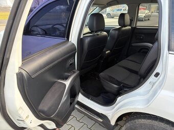 Mitsubishi Outlander 2.3 DiD 130kw 4x4 7 míst ČR - 11