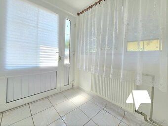 Predaj Podhájska- rodinný dom, 2 x chata a 4 x apartmán - 11