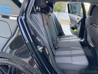 VOLKSWAGEN GOLF 7 VARIANT 1.6 TDI 81KW DSG - 11