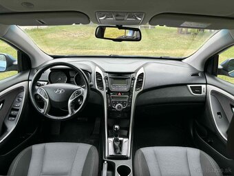 Hyundai i30 CW 1.6i MPI 16V DOHC Comfort 6st. A/T - 11