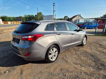 Hyundai i30 cw - 11
