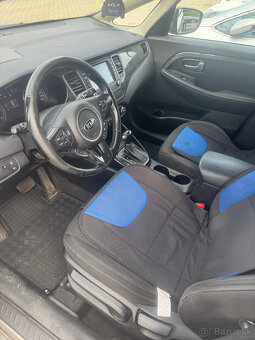 Kia Carens 1.7 CRDi 7DCT Zlatá edícia - 11