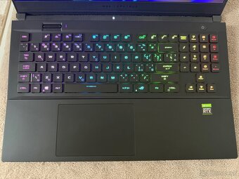 Predam Asus ROG Zephyrus S17 GX703H - 11