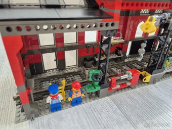 LEGO 10027 VLAK 9V - Train Engine Shed - 11