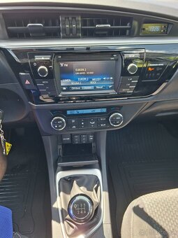 Toyota Corolla sedan 1.6 Style - 11