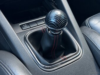 Volkswagen Golf - 11