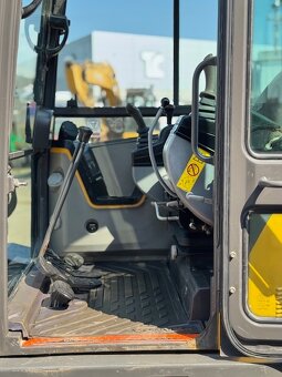 Pásový bagr Volvo ECR88D - 11
