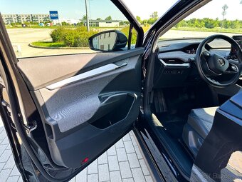 Škoda Enyaq iV 60, MATRIX, ZÁRUKA, DPH - 11