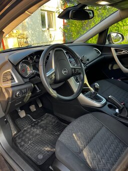 PREDÁM OPEL ASTRA J 1.4T LEN 117 000 KM - 11