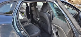 Volvo V40 cross country - 11