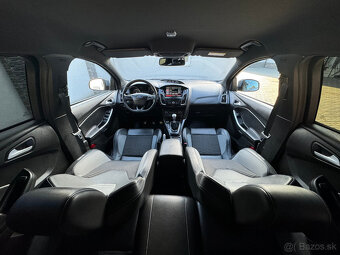 Ford Focus Kombi 2.0 ST Edition Swiss 250PS - 11