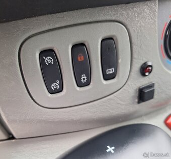 Renault Trafic Passenger 2.0 dCi 115k Automat A6 - 11