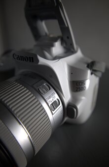 Canon EOS 250D biely + 3× objektív IS STM (TOP SET) - 11