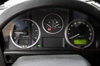 Land Rover Defender 110 SW, 90kW, (2007) - 11