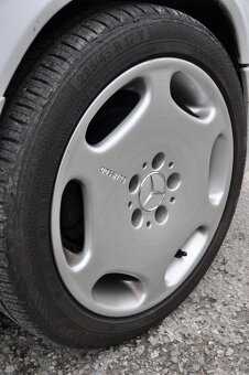 Mercedes Benz W124 - 11