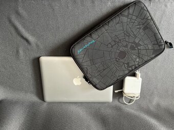 Predám MacBook Pro 13 inch mid 2010 - 11