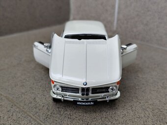Predám BMW 2002 ti - NOVÝ, KOVOVÝ MODEL ( OTVÁRATEĽNÉ DVERE - 11