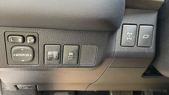 Toyota RAV4 2.2 d4d 110kw Premium XA40 - 11