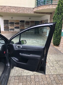 Peugeot 307 SW 1.6 HDI 80 KW, PANORAMA, 7 miest - 11