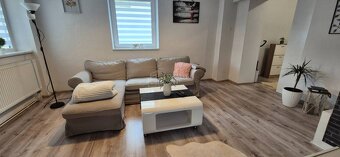 Predaj: Pekný rodinný dom s veľkým pozemkom Hlboké nad Váhom - 11