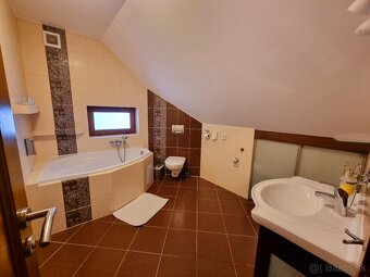 🏡 Kompletne zariadený 2-izbový byt na Andraščíkovej ulici - 11