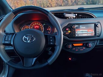 Toyota Yaris 1.33l benzín, 74 kW – výborný stav, plná výbava - 11