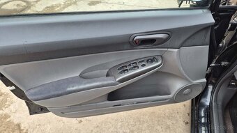 Honda Civic 1,8i - 11