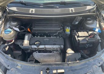 Škoda Roomster 1.4 16V benzín manuál 63 kw - 11