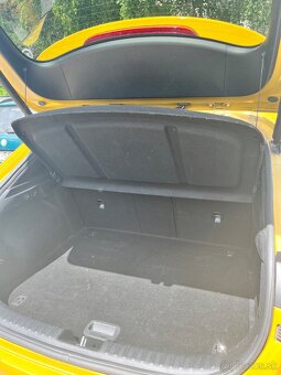 KIA XCeed 1.6 CRDi 136k SCR Gold A/T + doplnková výbava - 11