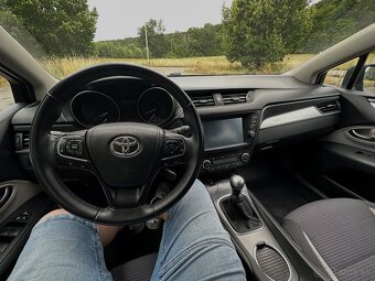 Toyota Avensis D4D 2016 - 11