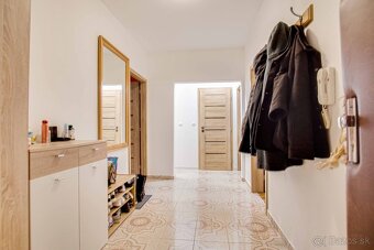 Veľký 3-izbový byt s loggiou vo vyhľadávanej lokalite, Hurba - 11