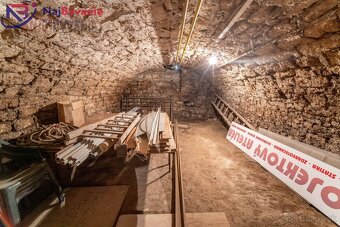 NÁMESTIE ANDREJA HLINKU - 120m2 dvojdom s 3 samostatnými vst - 11