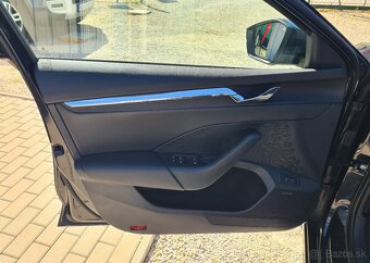 ŠKODA OCTAVIA COMBI 2.0TDI SCR STYLE DSG - 11