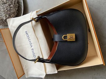 Nádherná černá kabelka Low Key Louis Vuitton - 11