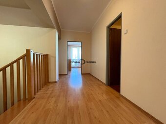 Na predaj: Rodinný dom v meste Levice - 11