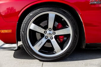 Dodge Challenger SRT8 6.4 MANUÁL 477PS - 11