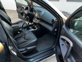 Toyota RAV4 2.2 D-4D 180 LUXURY - 11