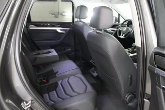 Volkswagen Touareg 3.0 V6 TDI SCR R-Line 4Motion - 11
