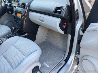 Mercedes-Benz A trieda 200 CDI Elegance Autotronic - 11