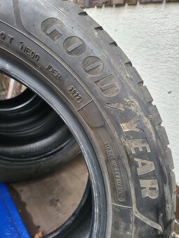 225/55 R17 Goodyear zimne pneumatiky - 11