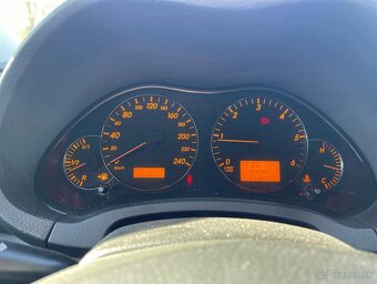 Toyota Avensis - 11