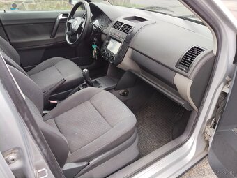 Volkswagen Polo 1.2 benzín, 47 kW, M5, 2002 - 11