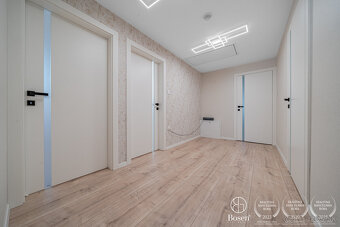 Bosen Realicity | Priestranný 5-izbový rodinný dom v Rajke - 11