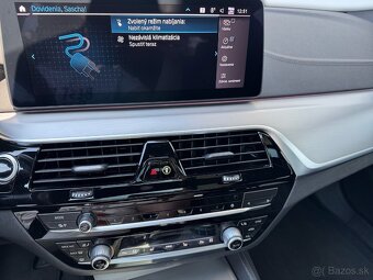 BMW Rad 5 Touring 530e xDrive PHEV LASER HEAD-UP PANORAMA - 11