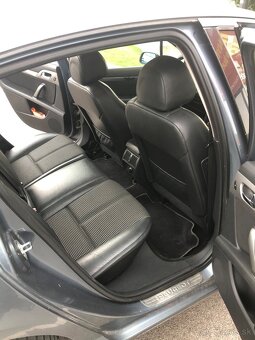 Peugeot 407 – 2.2i 120 kW, rok 2006, TMAVÁ SIVÁ METALÍZA - 11