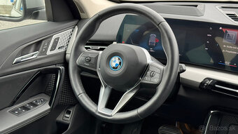 BMW iX1 30 xDrive - 11