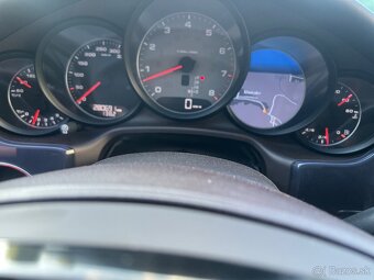 Porsche Panamera 4S 4.8i V8 - 11