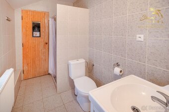 Útulná chata usadená v krásnom prostredí Štiavnických vrchov - 11