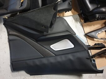 Interier M6 black - 11